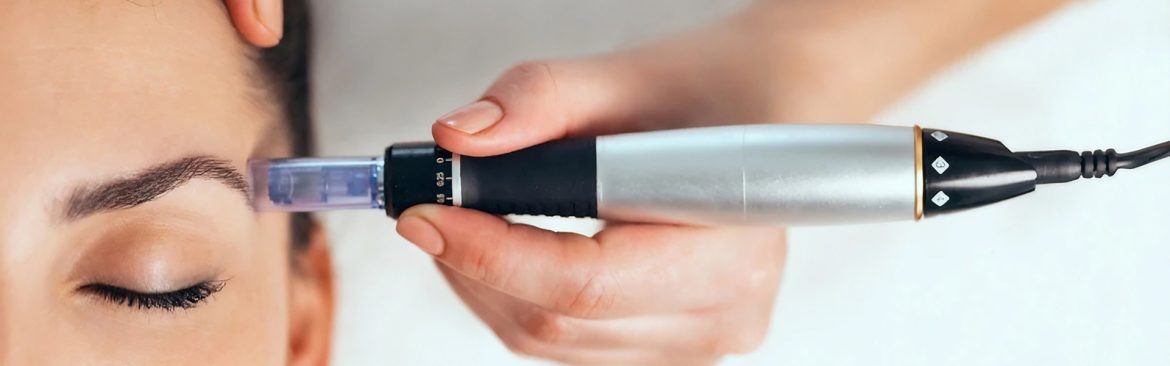 Γυναίκα που κάνει θεραπεία με dr pen